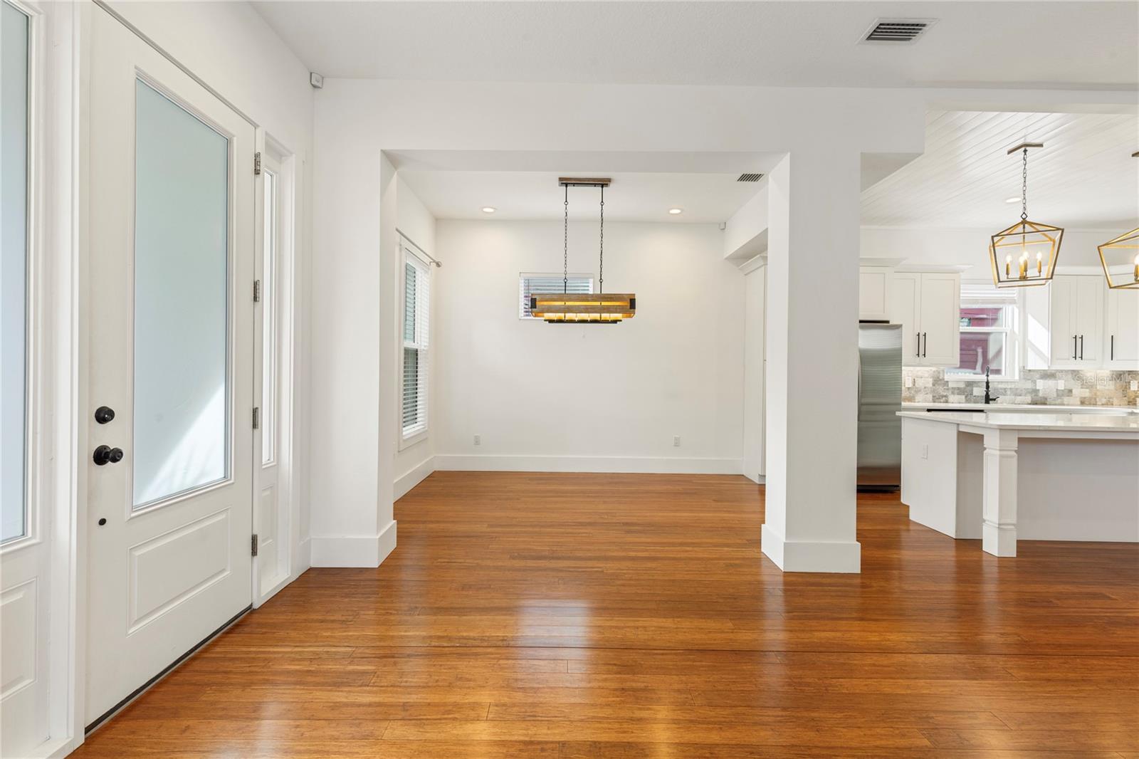 Image 4 of 49 For 214 Floribraska Avenue