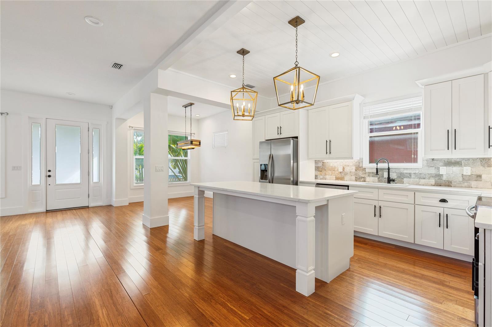 Image 9 of 49 For 214 Floribraska Avenue