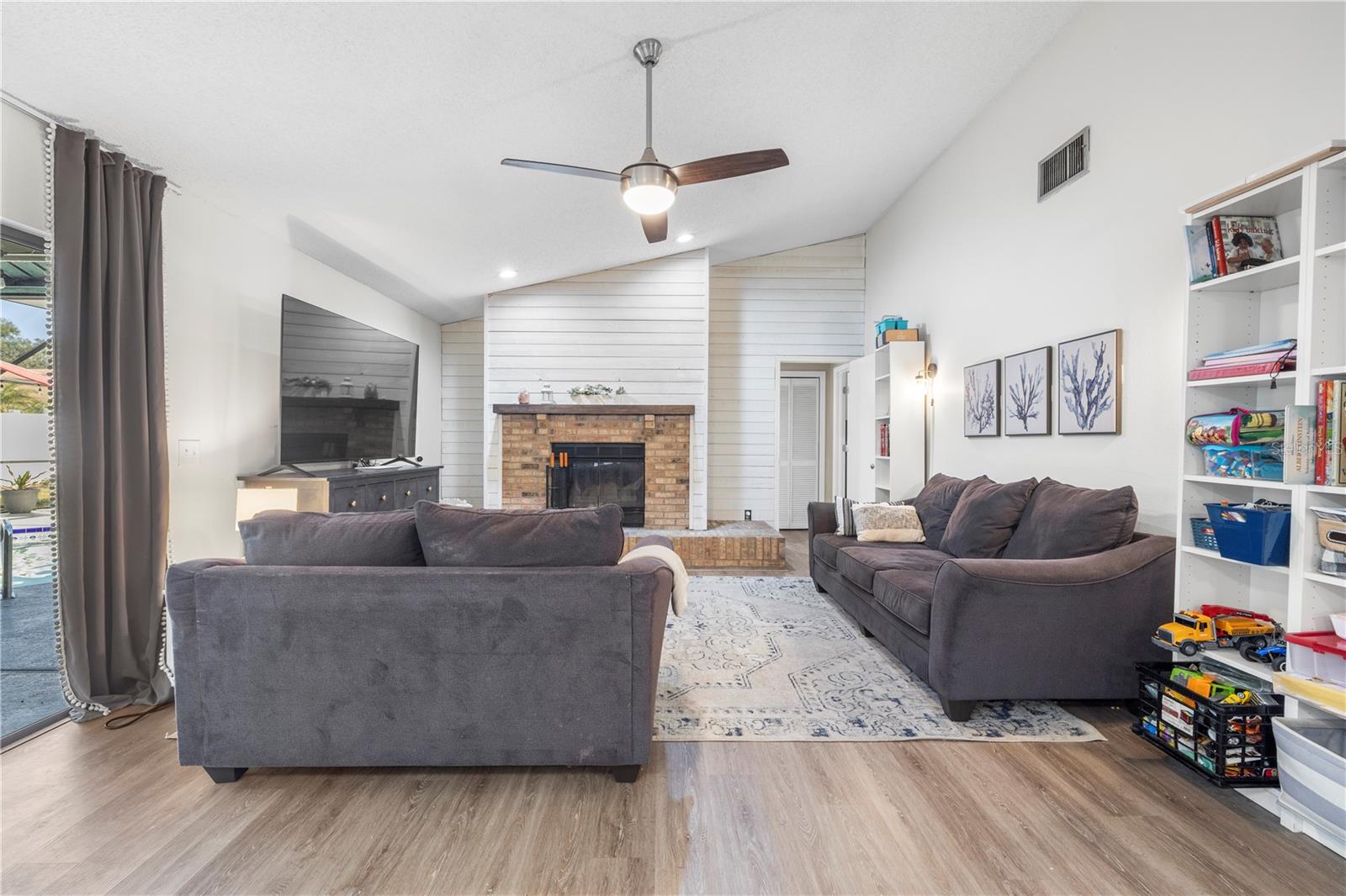 Image 21 of 69 For 2917 Starmount Drive