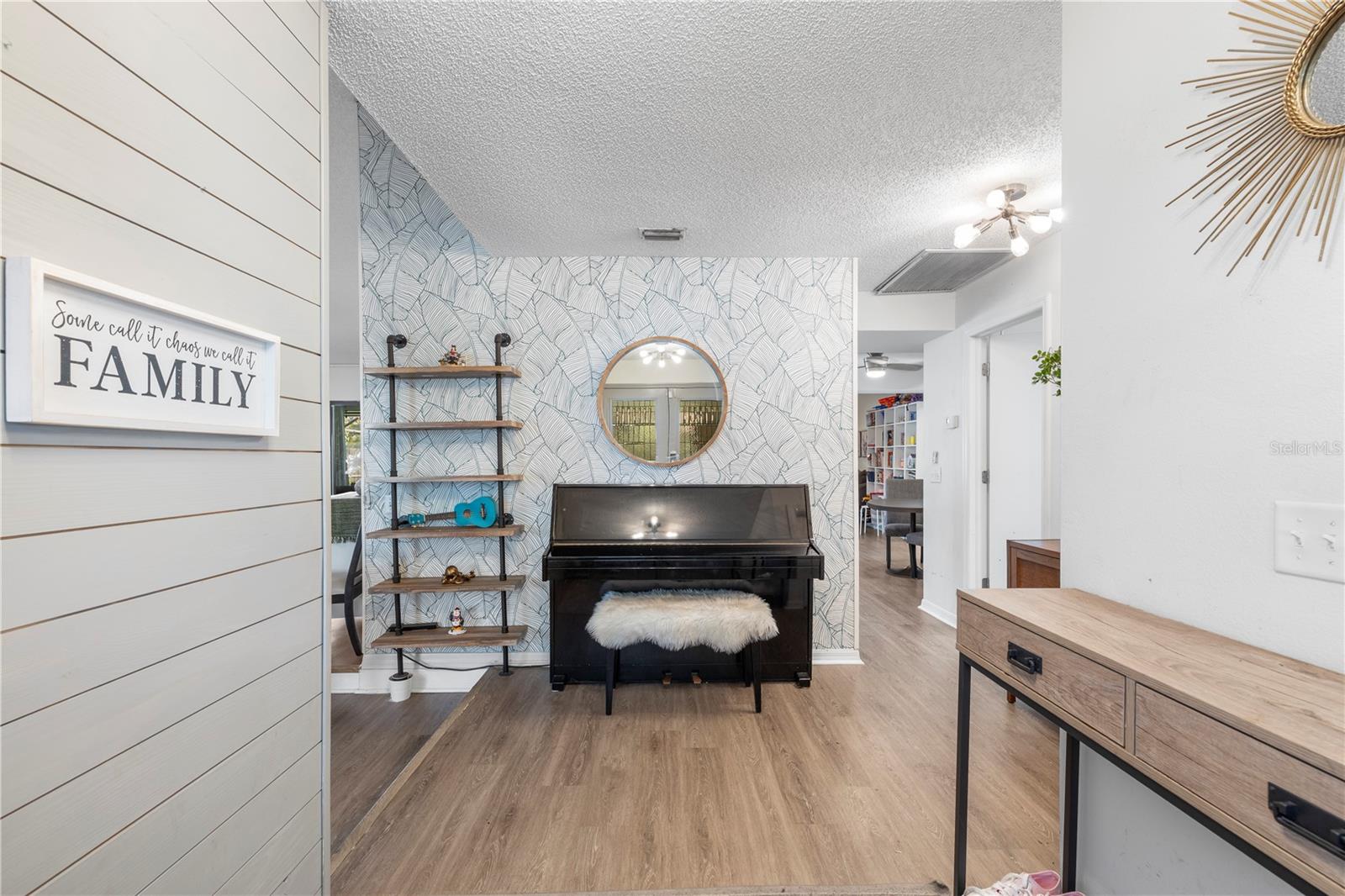 Image 6 of 69 For 2917 Starmount Drive