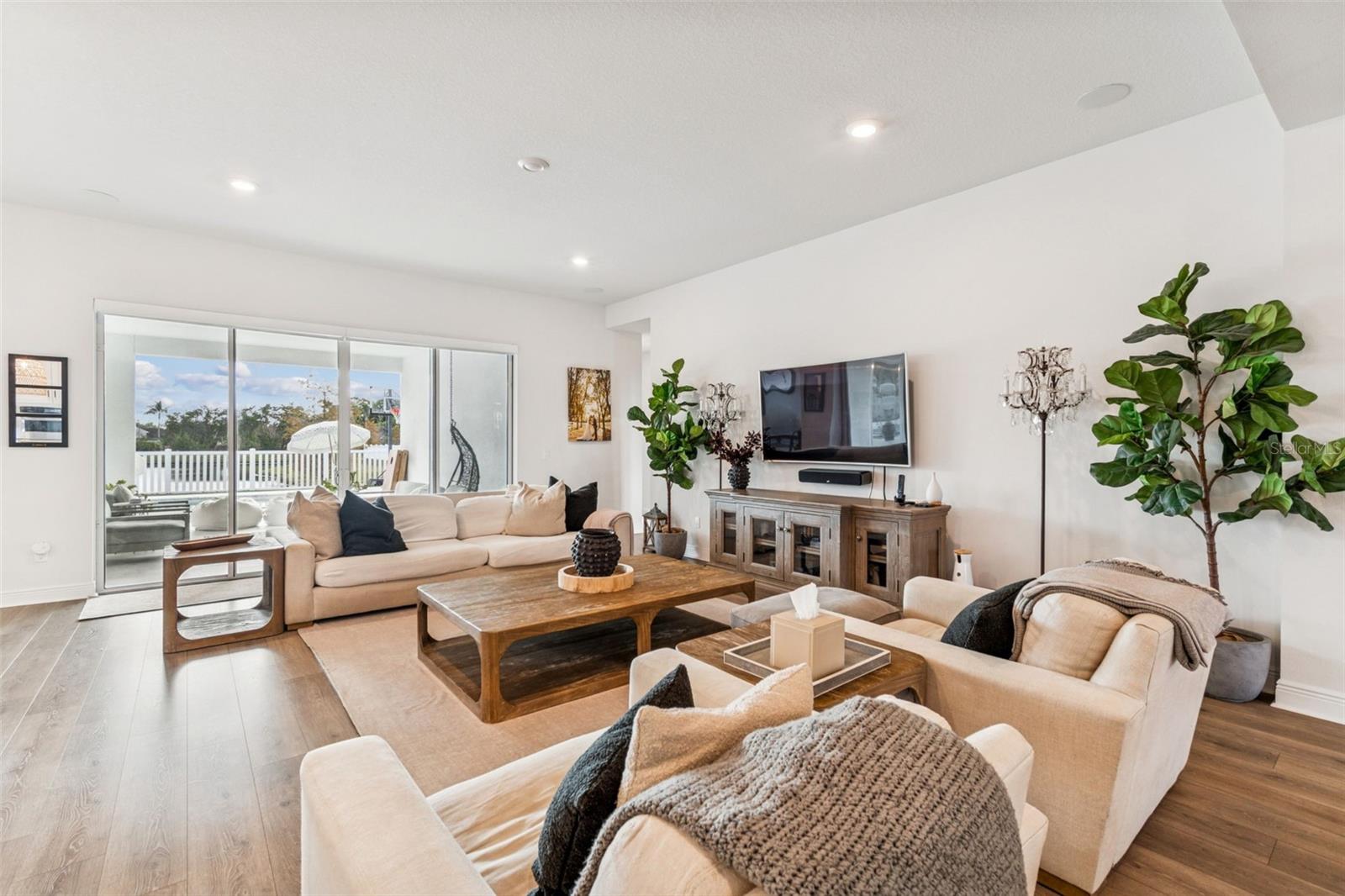 Image 14 of 52 For 6207 Nikki Lane