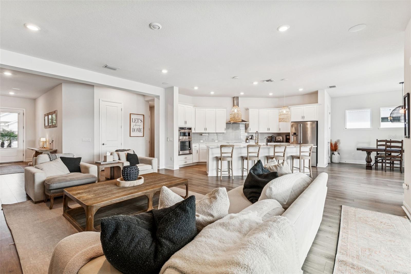 Image 15 of 52 For 6207 Nikki Lane