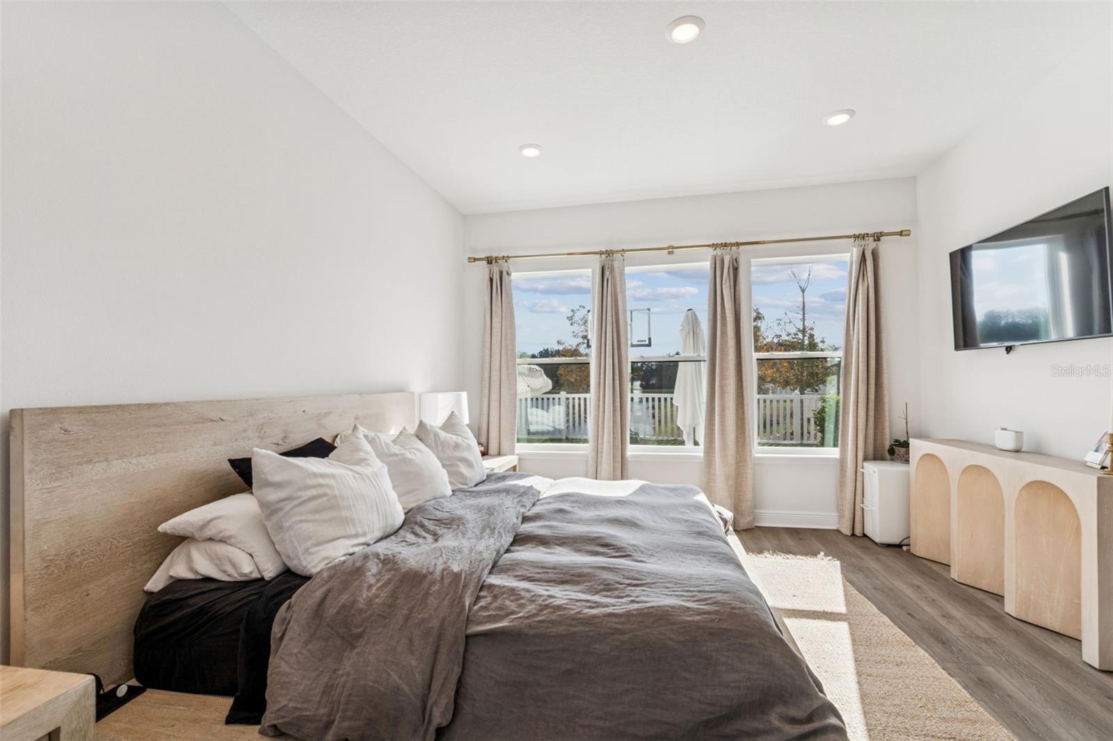 Image 25 of 52 For 6207 Nikki Lane