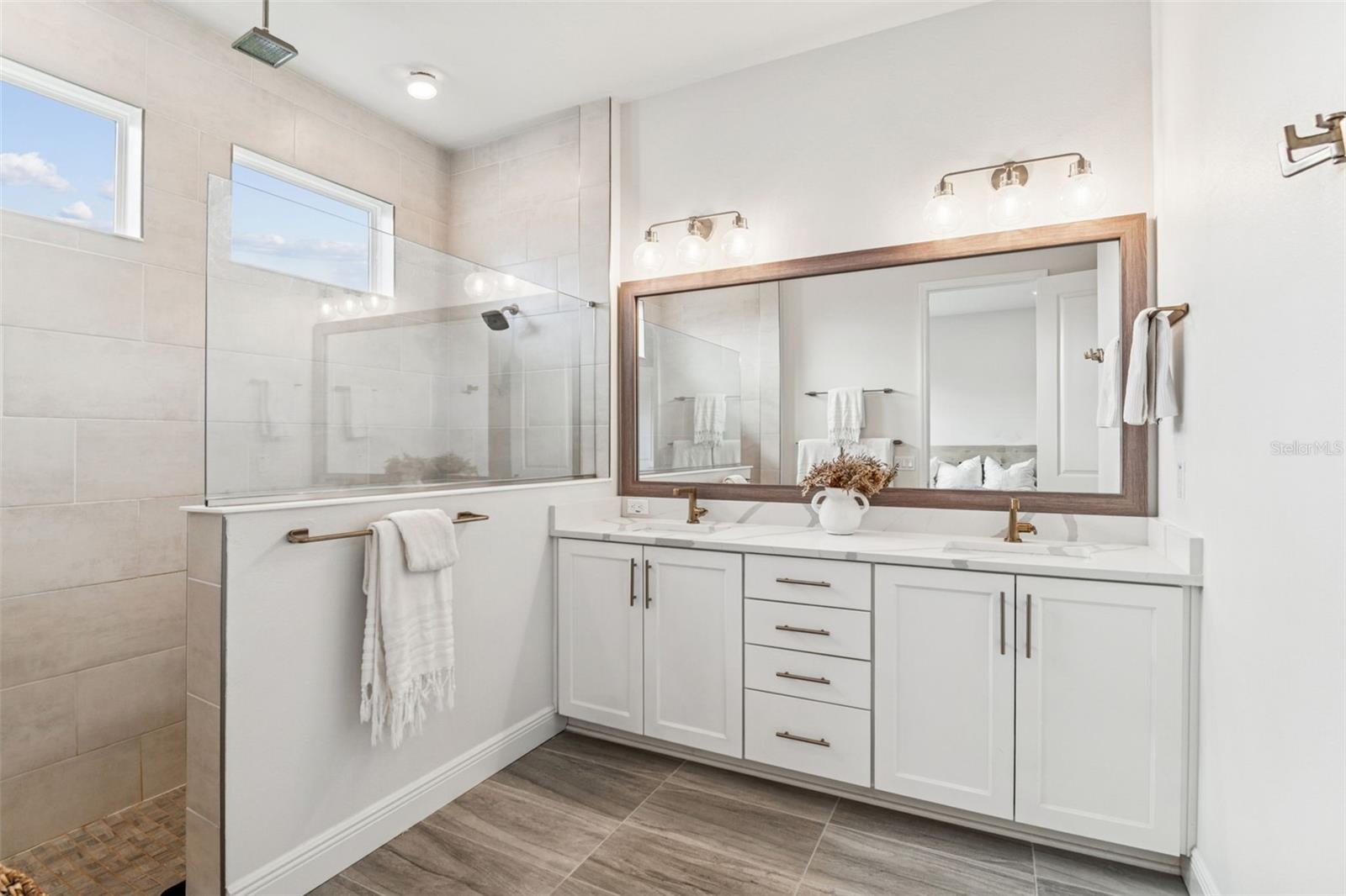 Image 27 of 52 For 6207 Nikki Lane