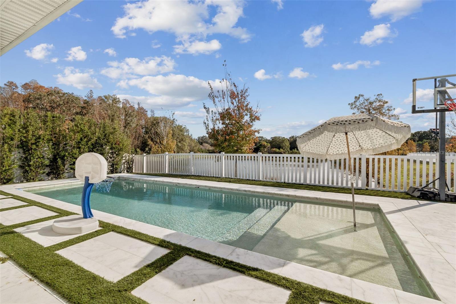 Image 41 of 52 For 6207 Nikki Lane