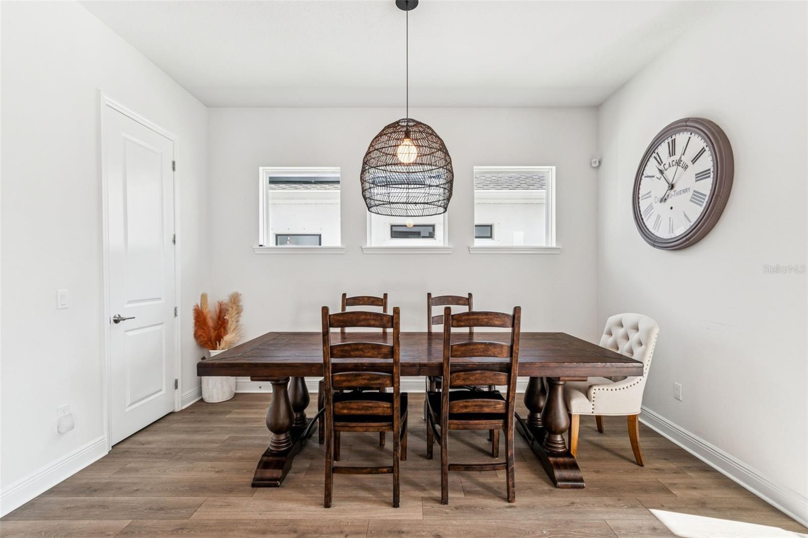 Image 5 of 52 For 6207 Nikki Lane