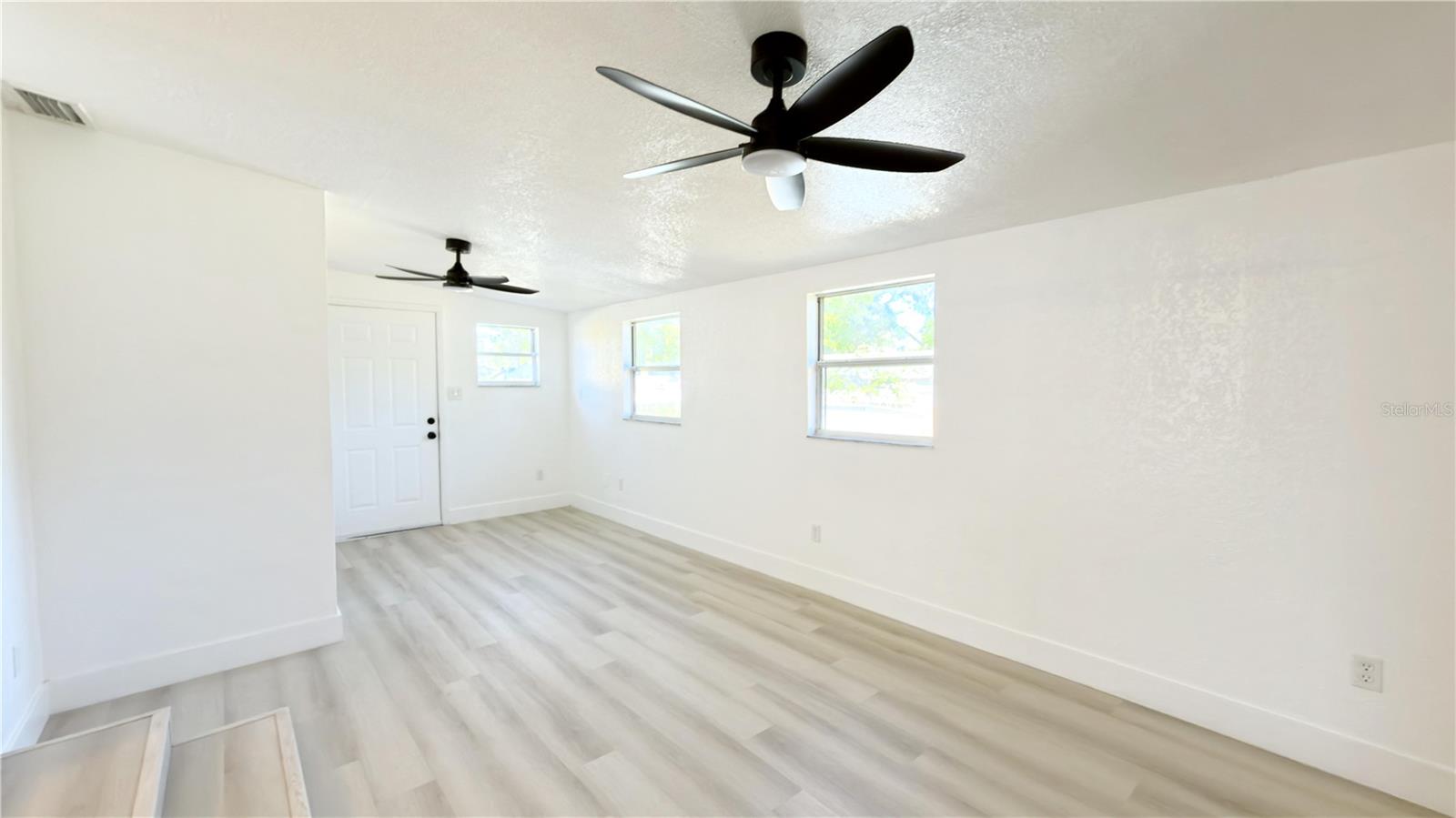 Image 2 of 11 For 1818 Eskimo Avenue