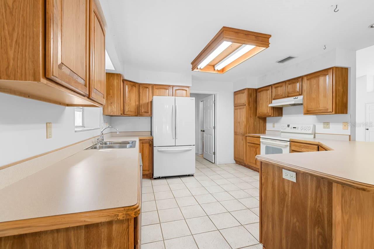 Image 11 of 39 For 511 College Avenue