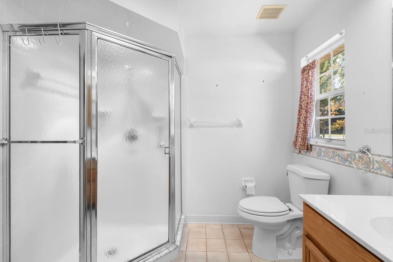 Image 18 of 39 For 511 College Avenue