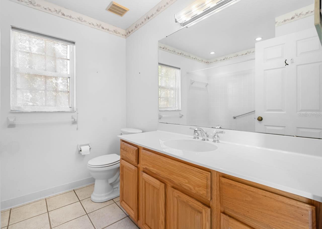 Image 20 of 39 For 511 College Avenue