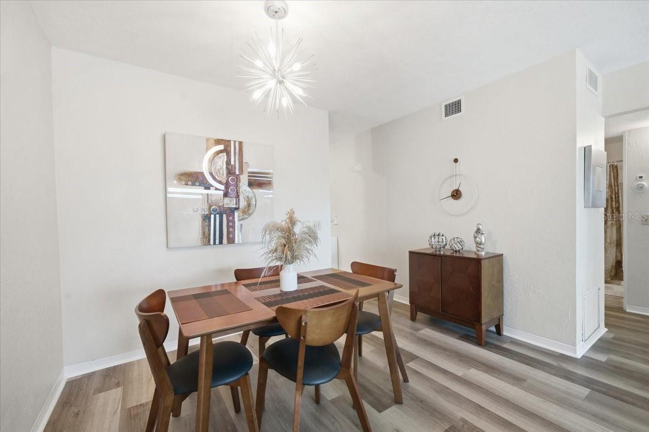 Image 11 of 30 For 5861 42nd Terrace N 1608