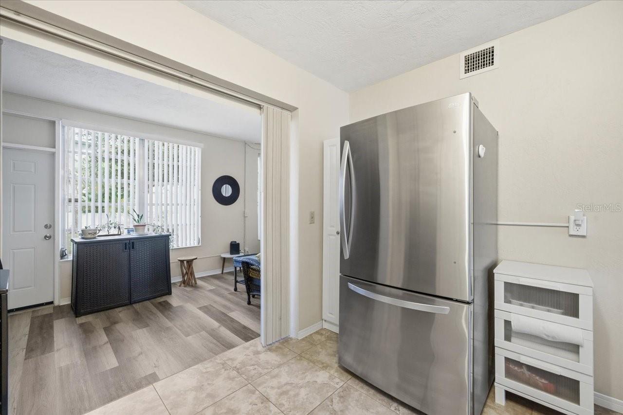 Image 15 of 30 For 5861 42nd Terrace N 1608