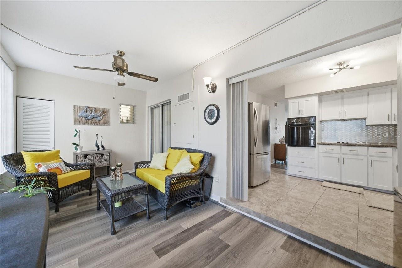 Image 19 of 30 For 5861 42nd Terrace N 1608