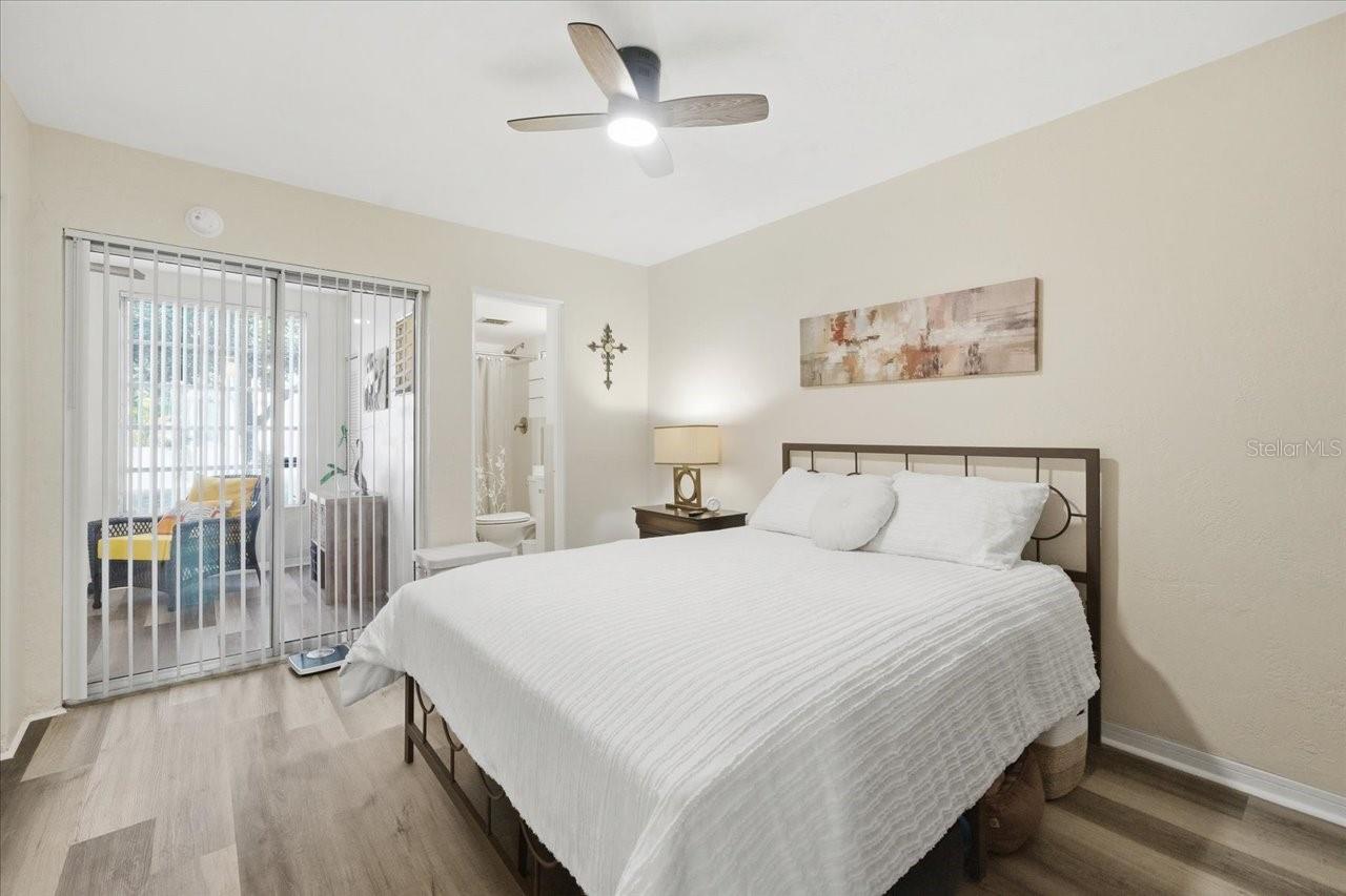 Image 22 of 30 For 5861 42nd Terrace N 1608