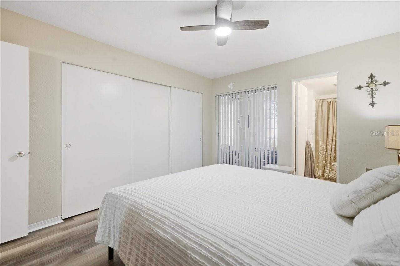 Image 23 of 30 For 5861 42nd Terrace N 1608