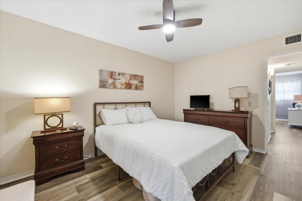 Image 24 of 30 For 5861 42nd Terrace N 1608