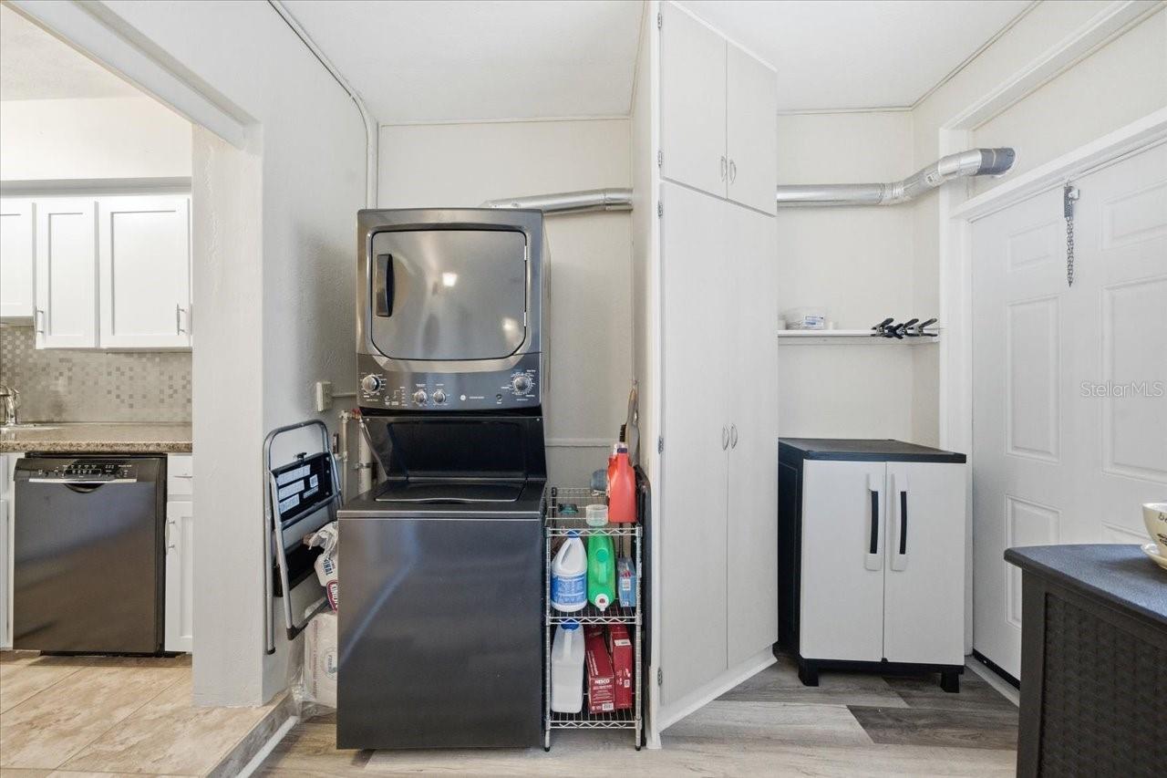 Image 29 of 30 For 5861 42nd Terrace N 1608