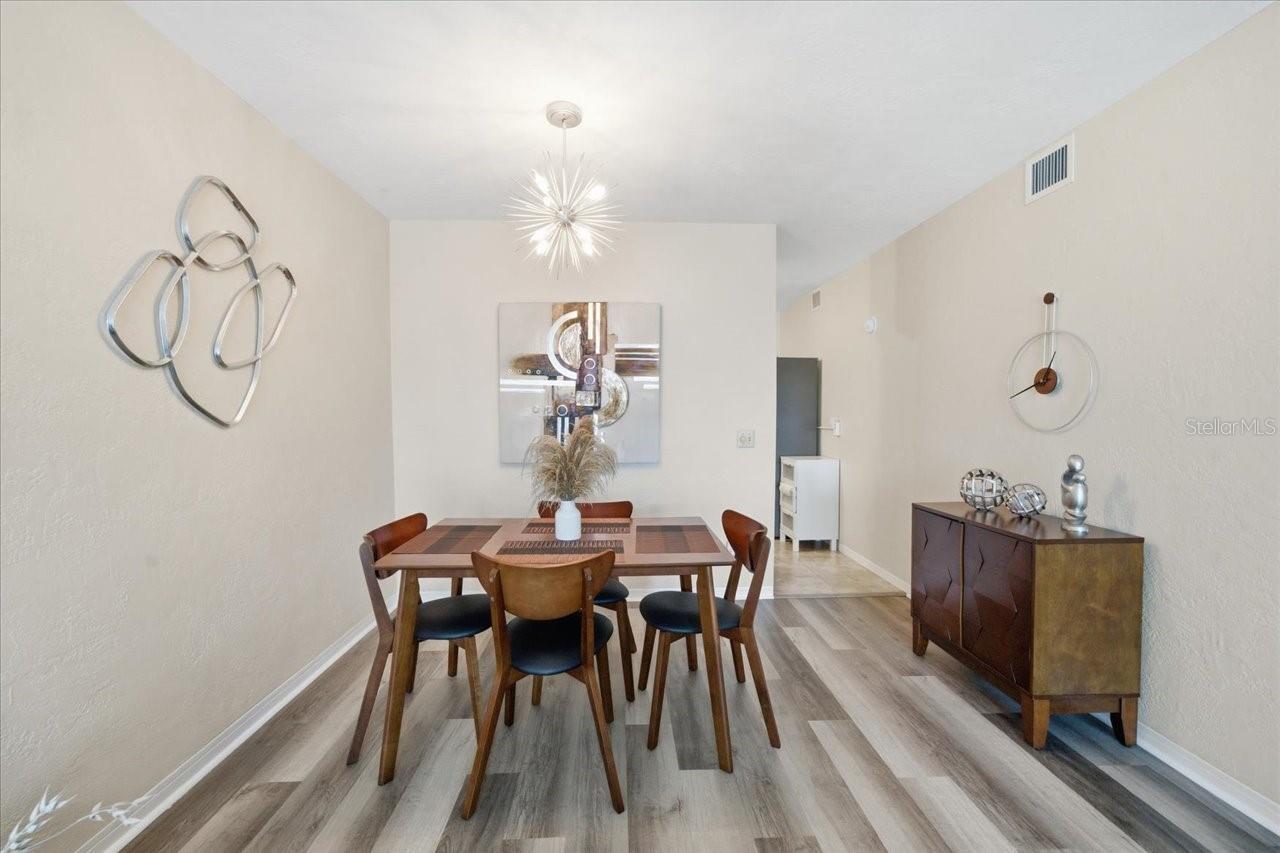 Image 7 of 30 For 5861 42nd Terrace N 1608