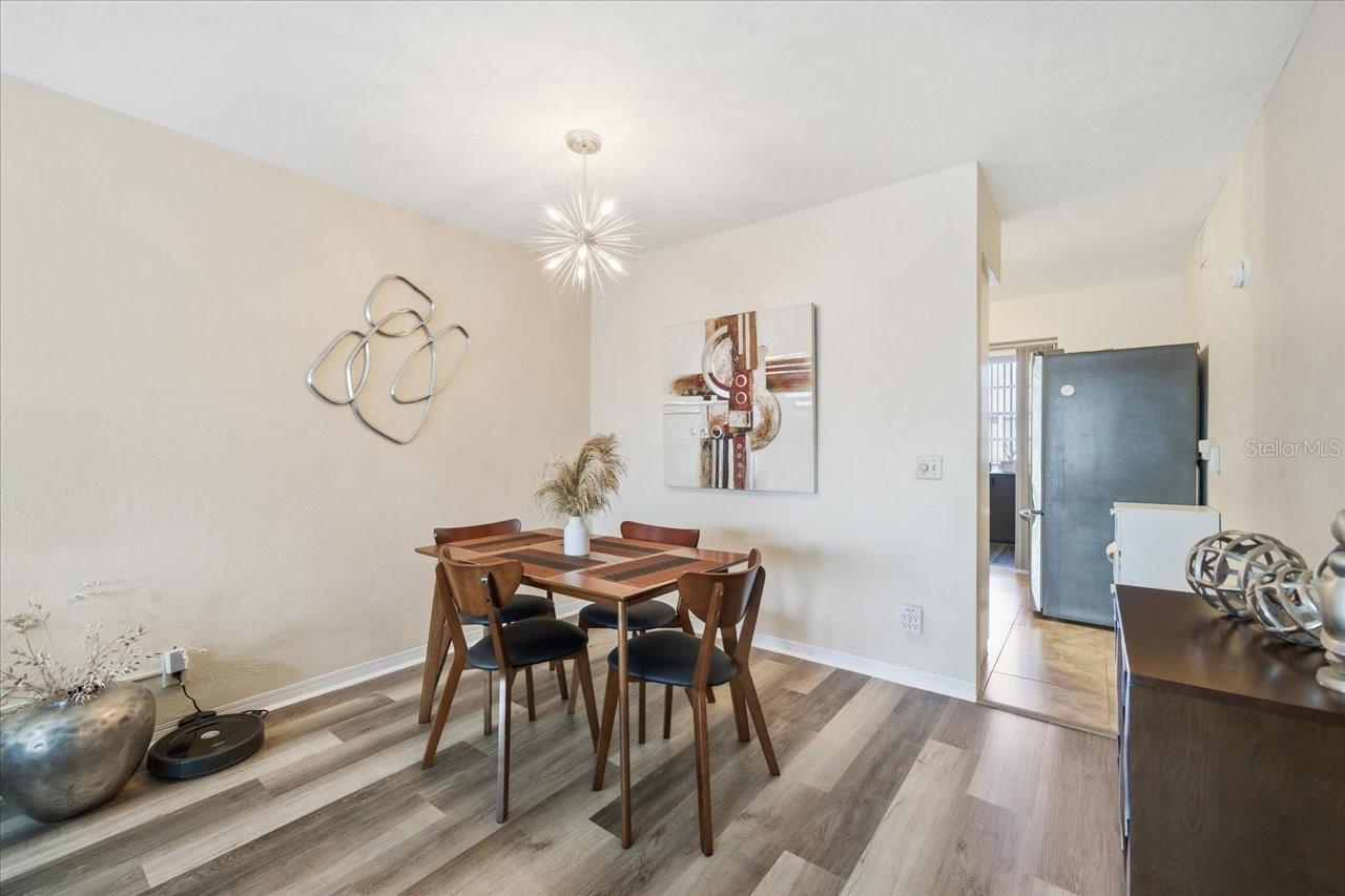 Image 8 of 30 For 5861 42nd Terrace N 1608