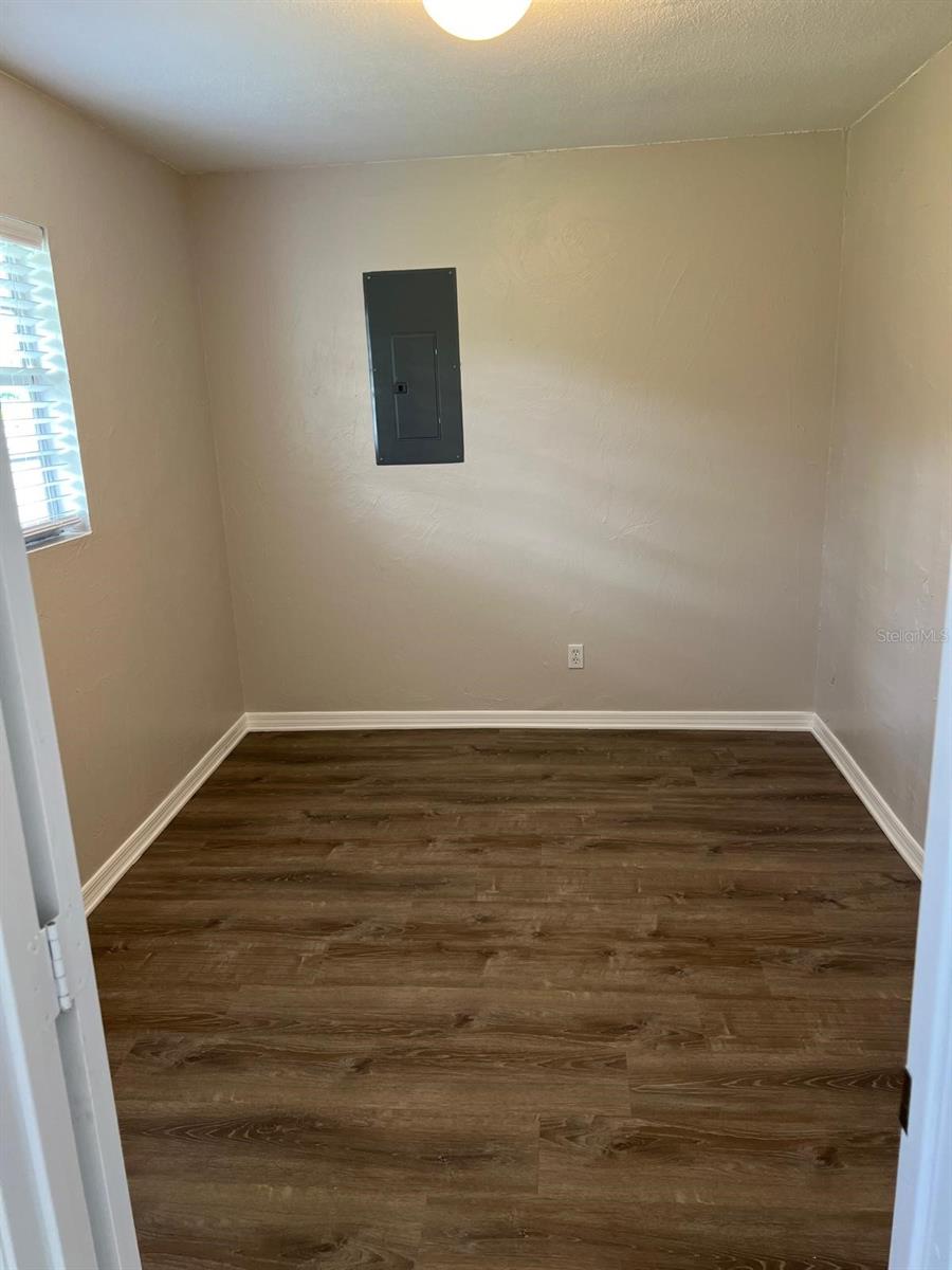 Image 12 of 23 For 524 Lakehurst Avenue Nw