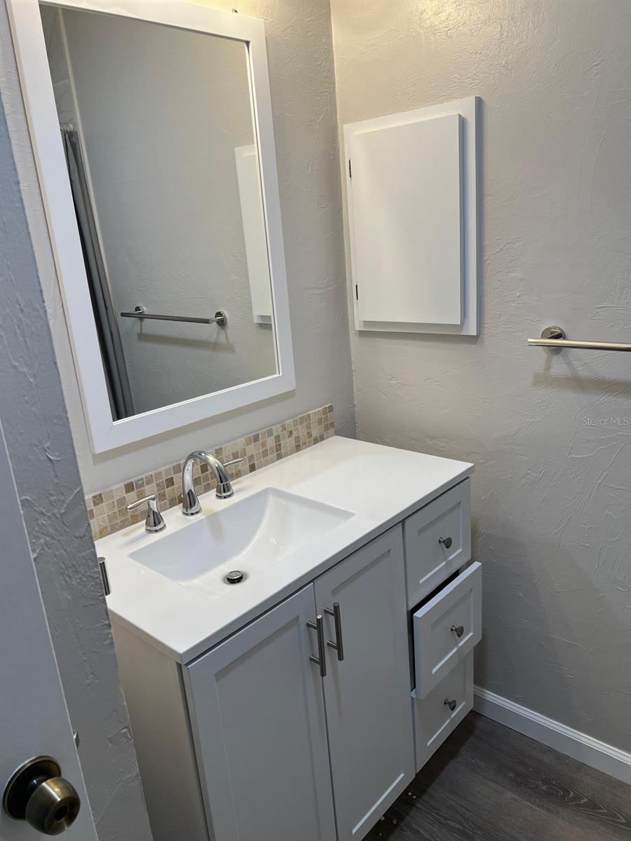 Image 14 of 23 For 524 Lakehurst Avenue Nw