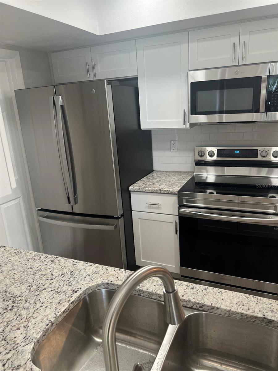 Image 17 of 23 For 524 Lakehurst Avenue Nw