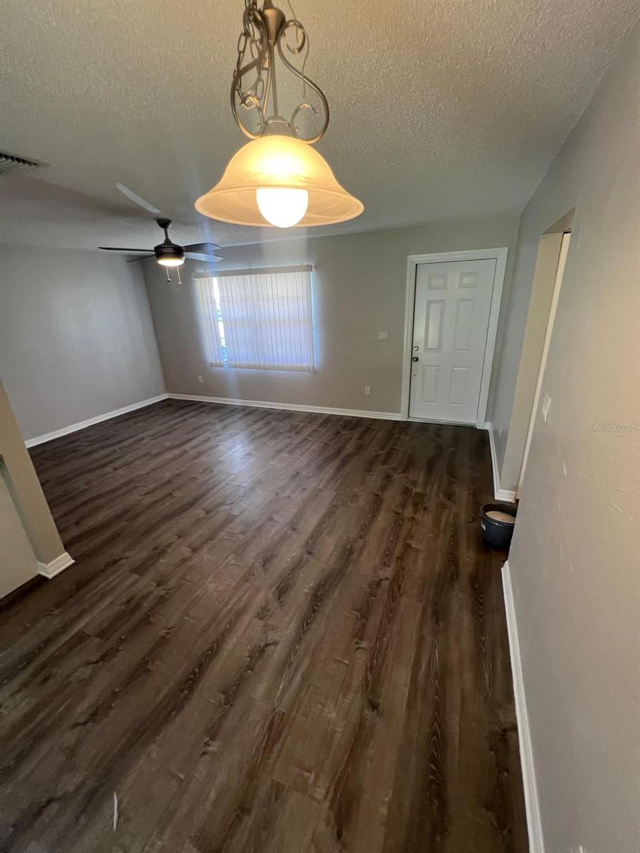 Image 2 of 23 For 524 Lakehurst Avenue Nw