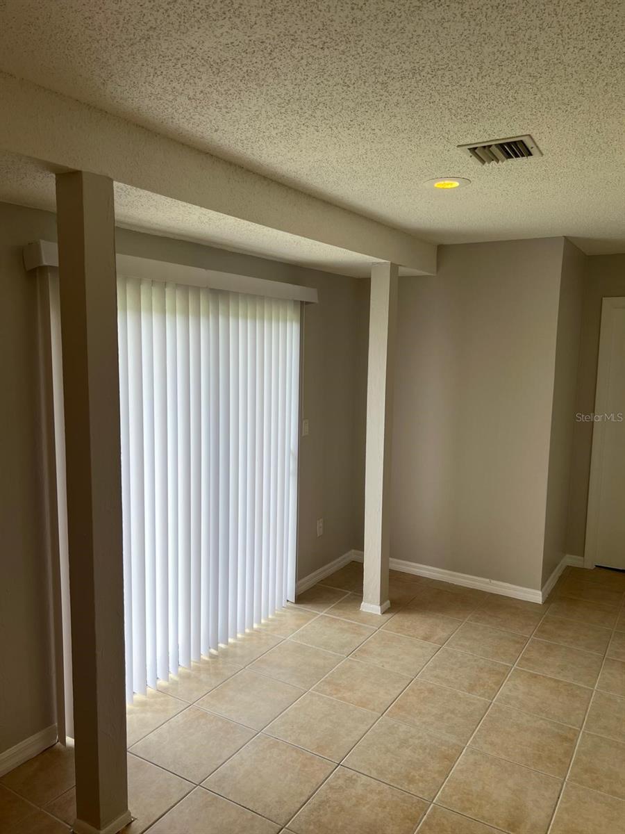 Image 3 of 23 For 524 Lakehurst Avenue Nw