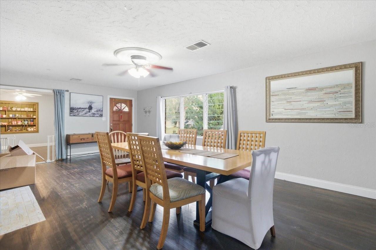 Image 13 of 86 For 17018 Crawley Road