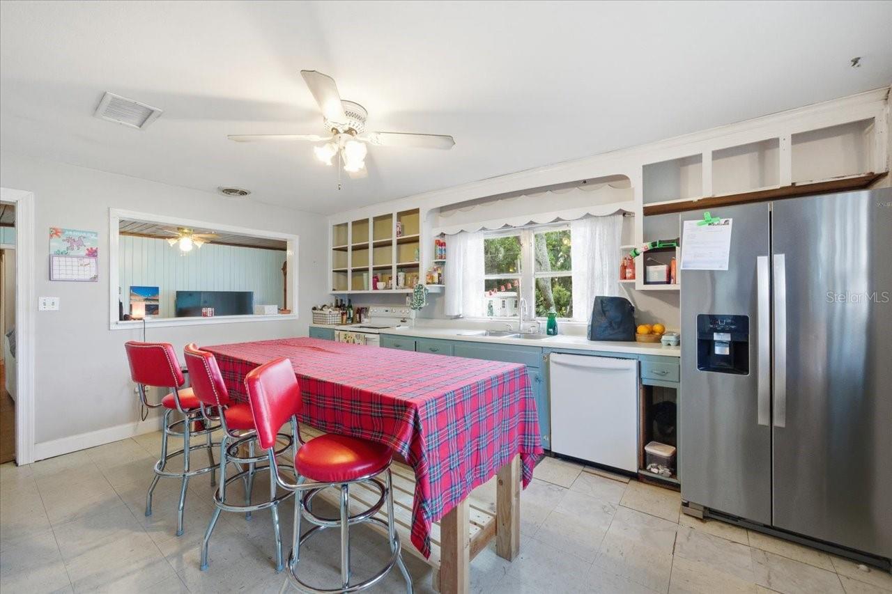 Image 21 of 86 For 17018 Crawley Road