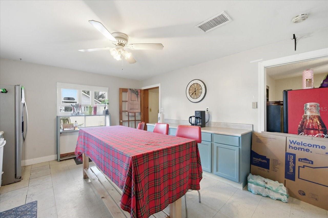 Image 23 of 86 For 17018 Crawley Road