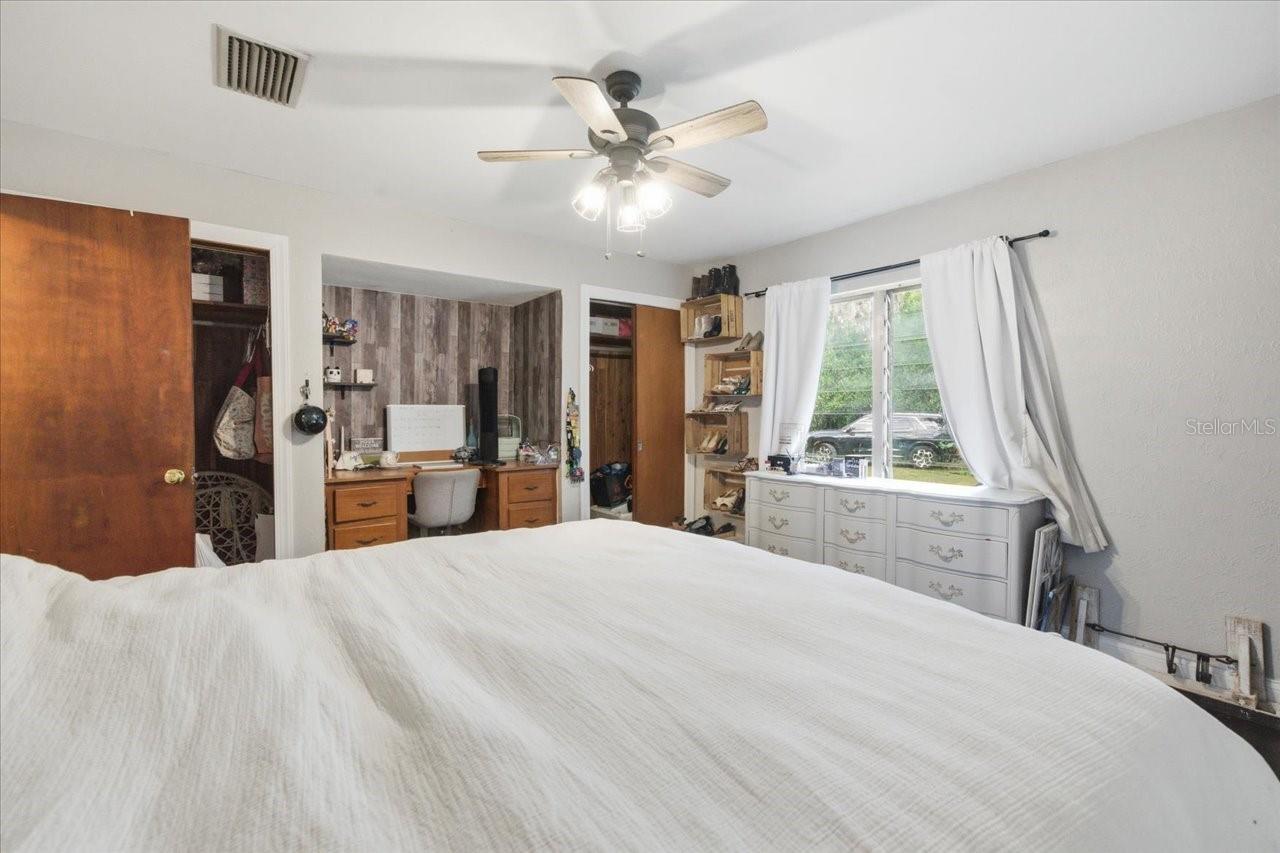 Image 31 of 86 For 17018 Crawley Road