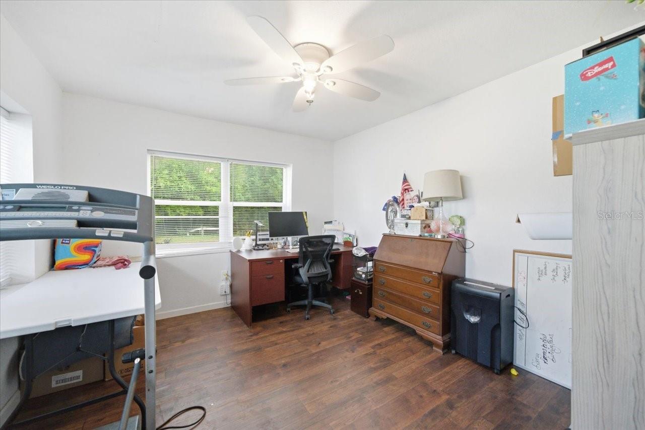 Image 41 of 86 For 17018 Crawley Road