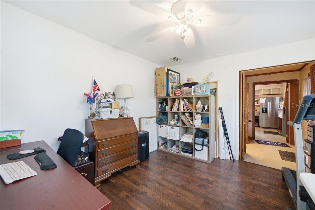 Image 42 of 86 For 17018 Crawley Road