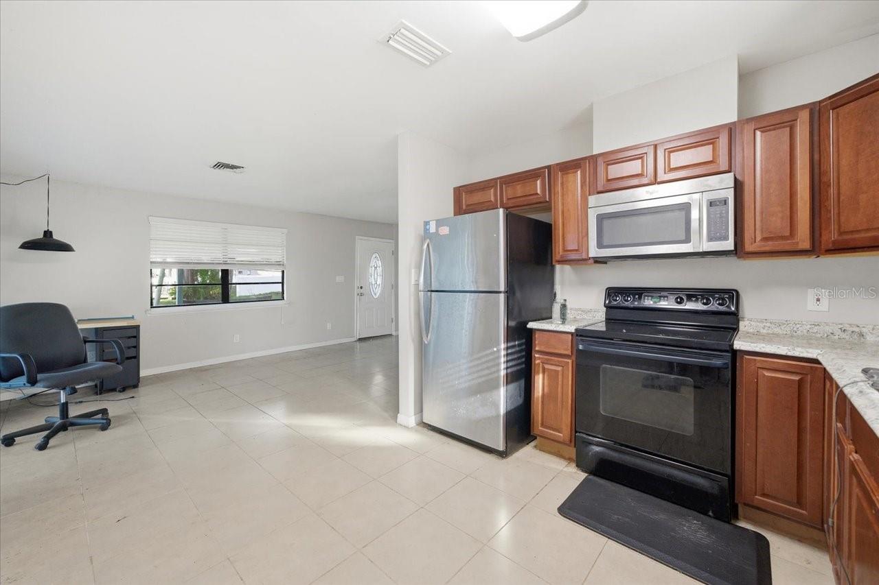 Image 52 of 86 For 17018 Crawley Road