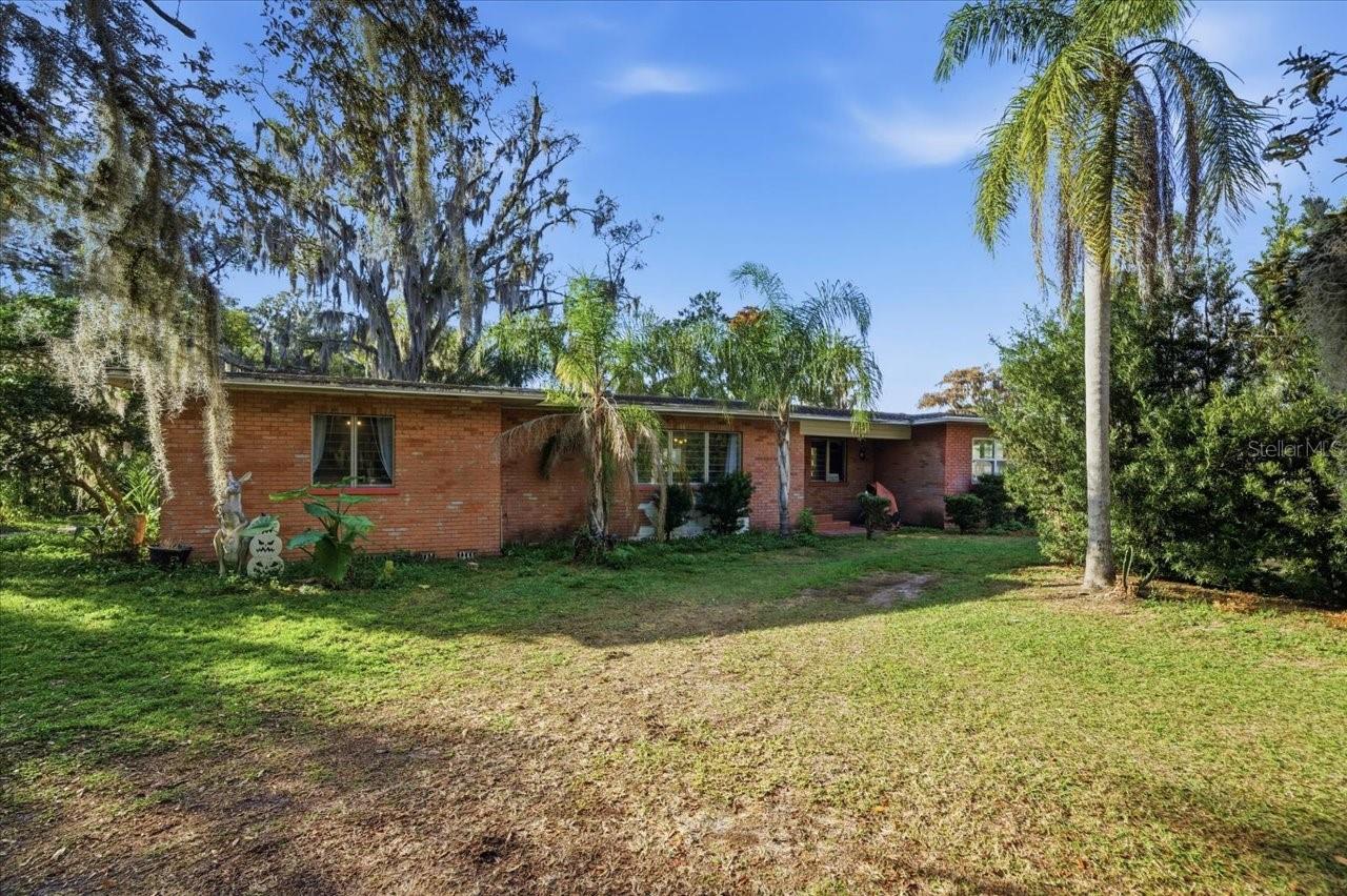 Image 8 of 86 For 17018 Crawley Road