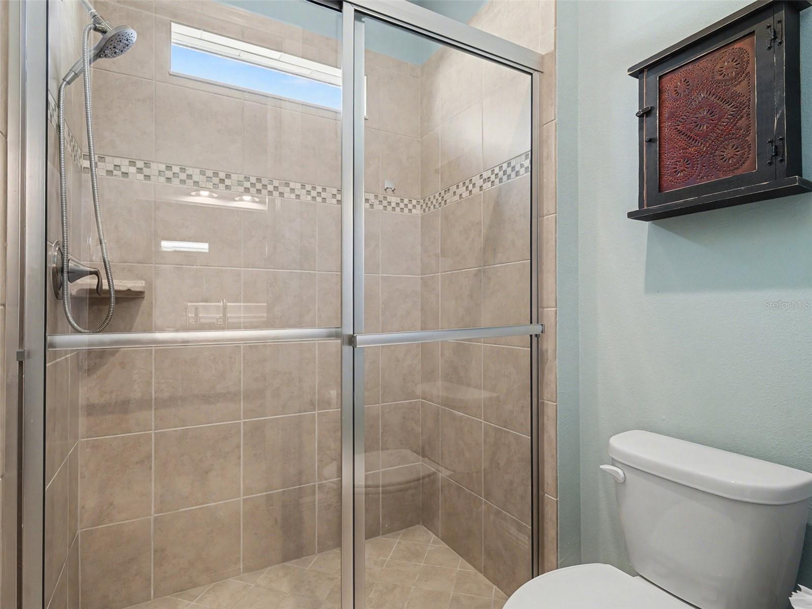 Image 20 of 59 For 1018 Overlook Court