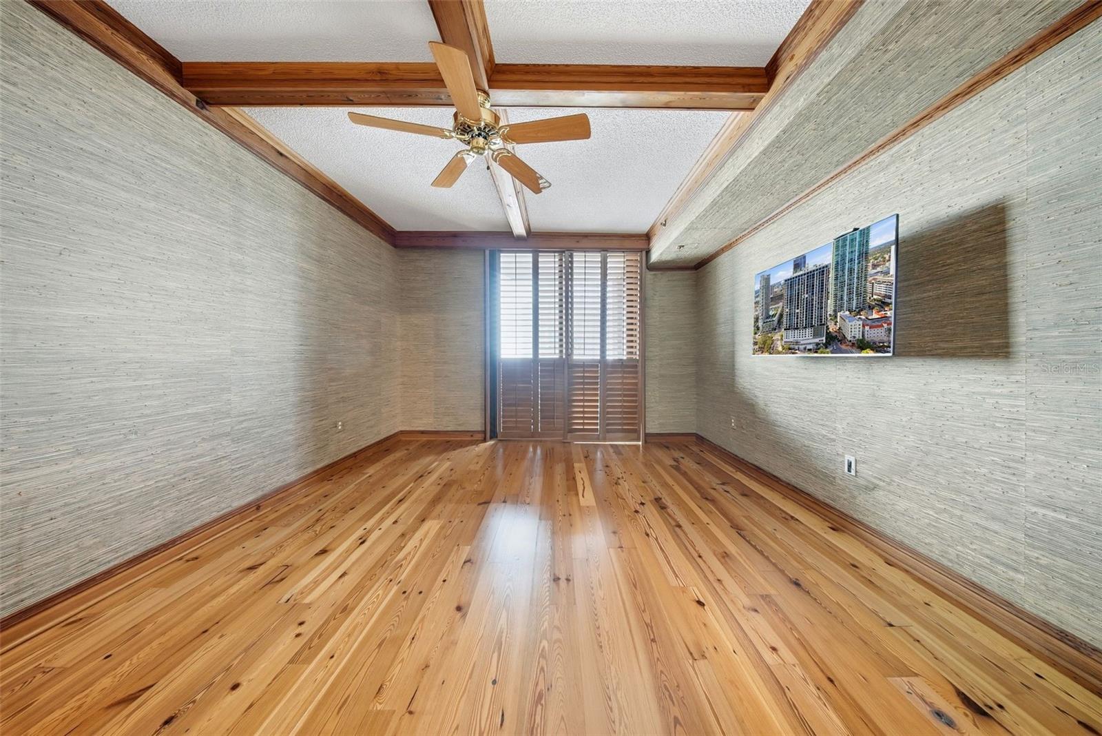 Image 25 of 55 For 1 Beach Drive Se 1610