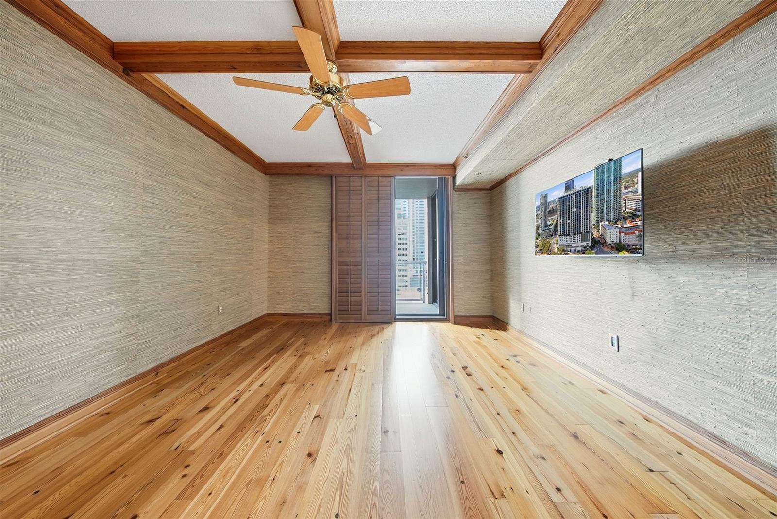 Image 26 of 55 For 1 Beach Drive Se 1610