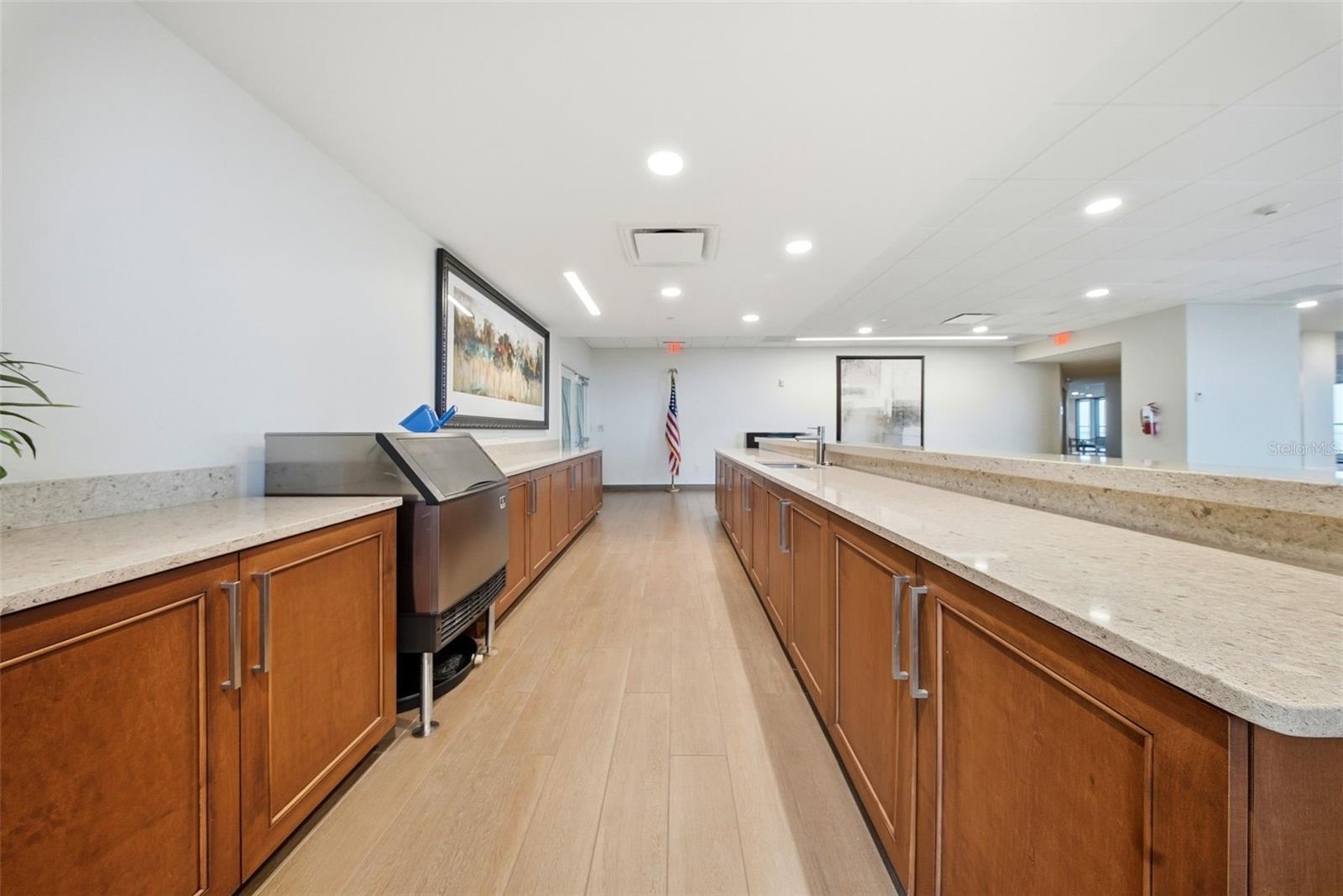 Image 34 of 55 For 1 Beach Drive Se 1610