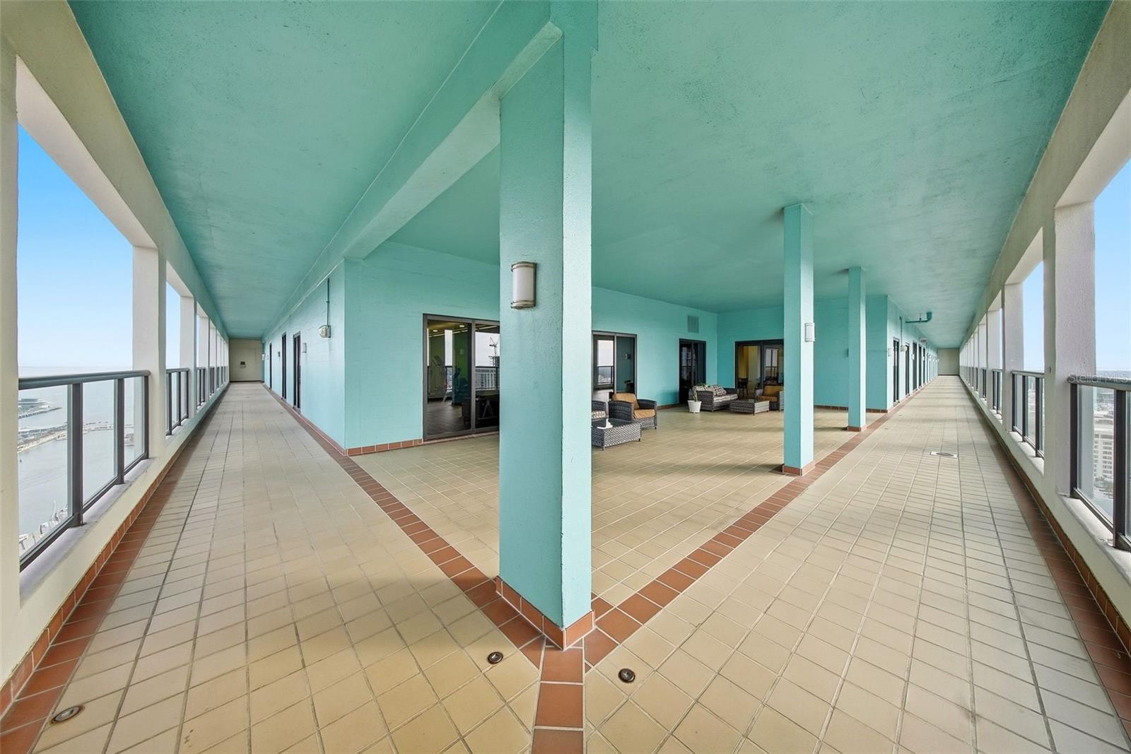 Image 36 of 55 For 1 Beach Drive Se 1610