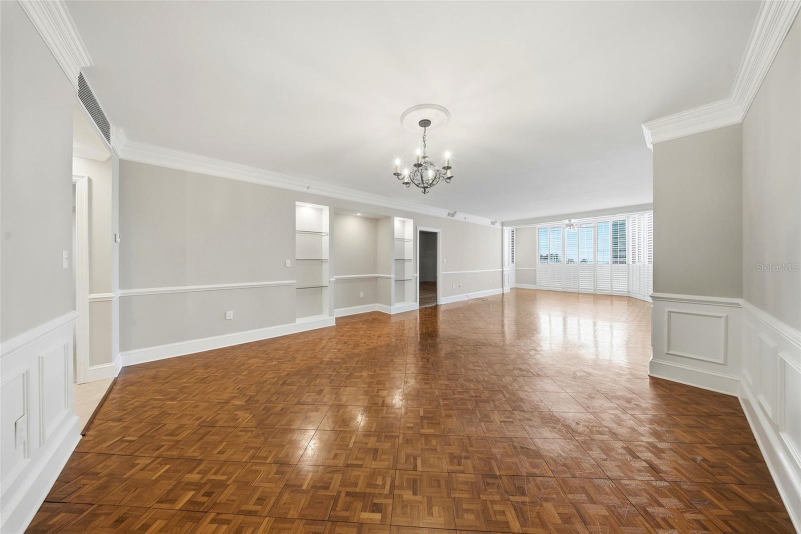 Image 7 of 55 For 1 Beach Drive Se 1610