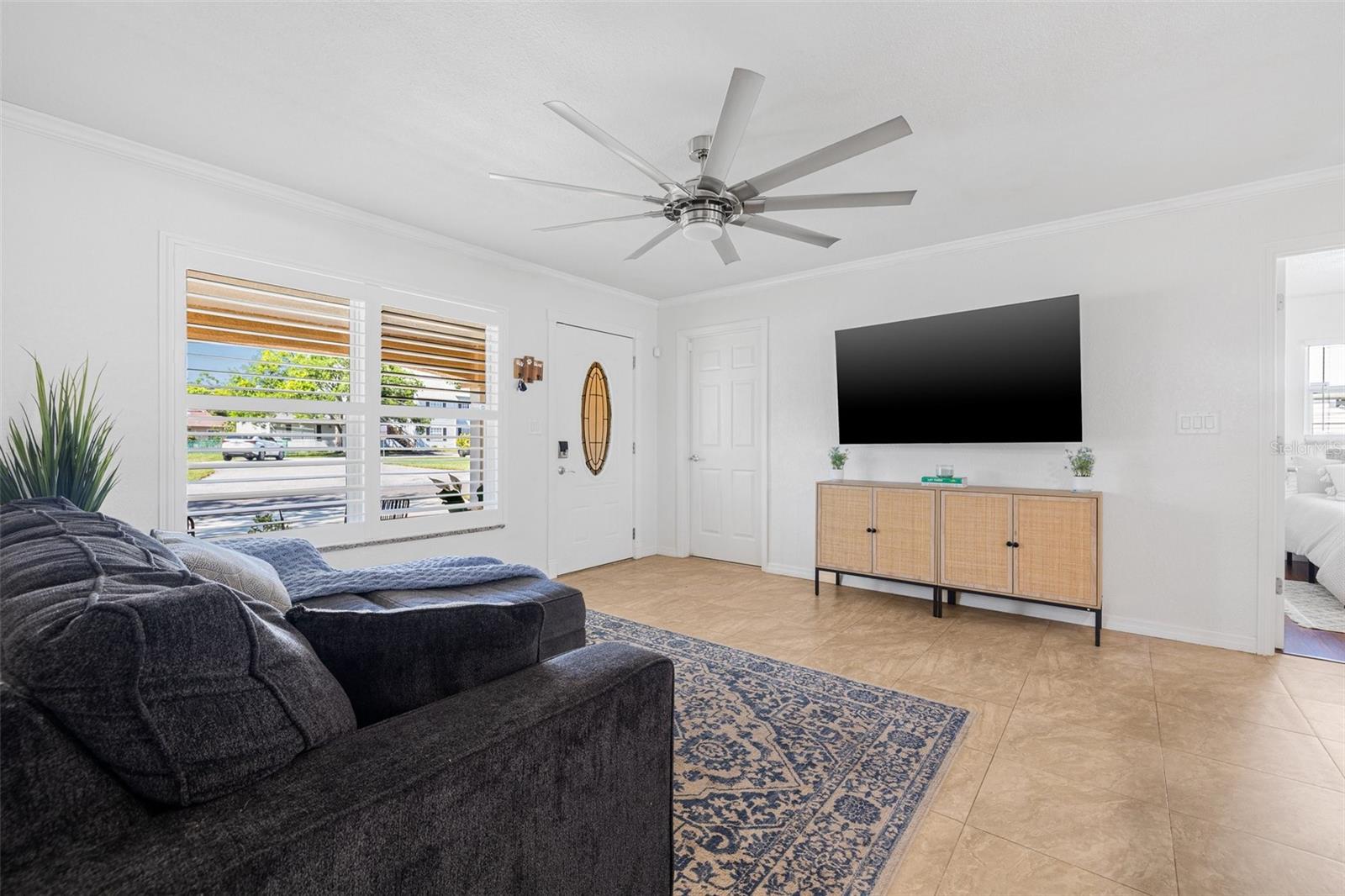 Image 14 of 25 For 5740 67th Avenue N