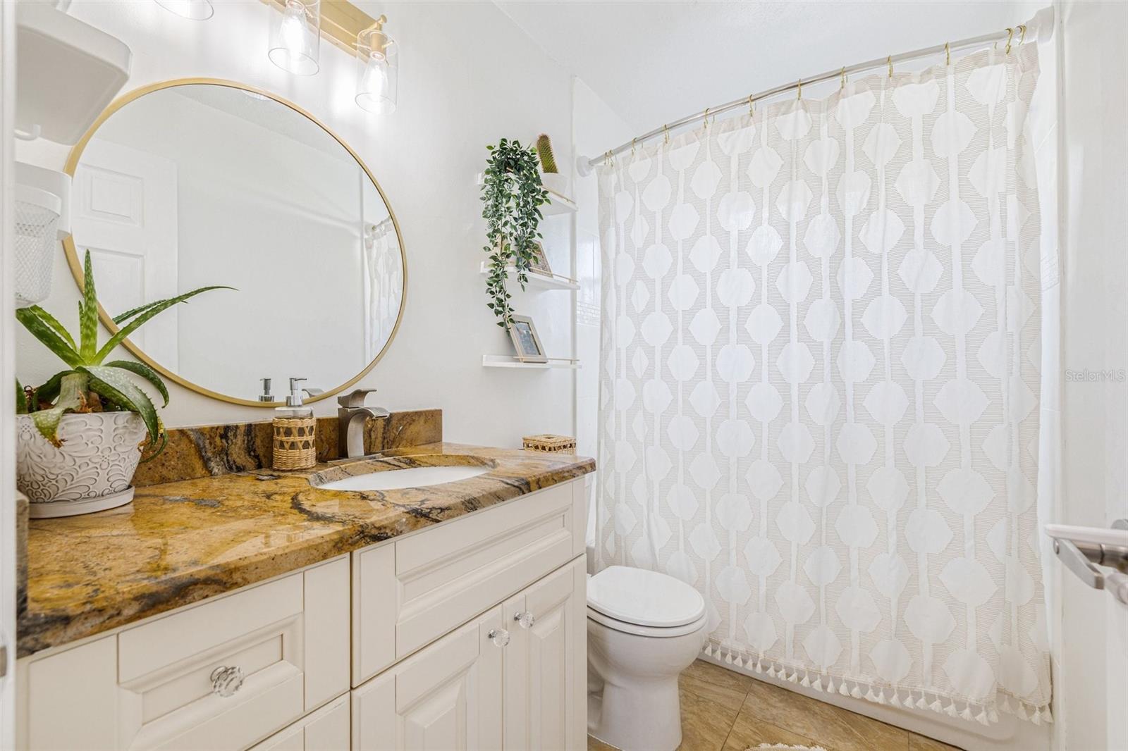 Image 18 of 25 For 5740 67th Avenue N