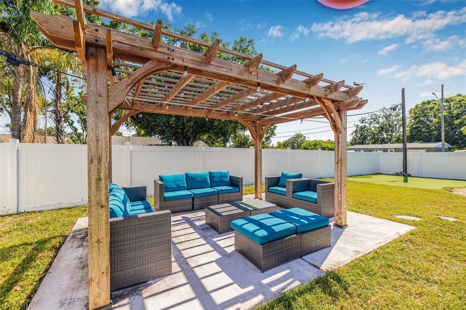 Image 5 of 25 For 5740 67th Avenue N