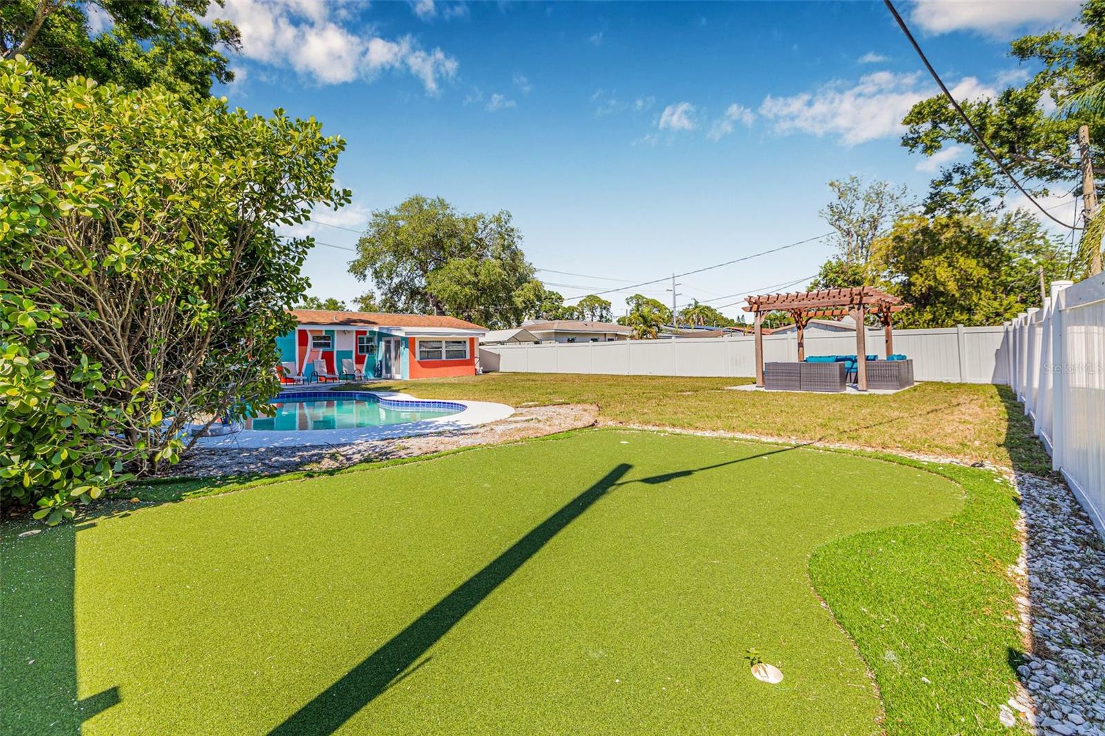 Image 7 of 25 For 5740 67th Avenue N