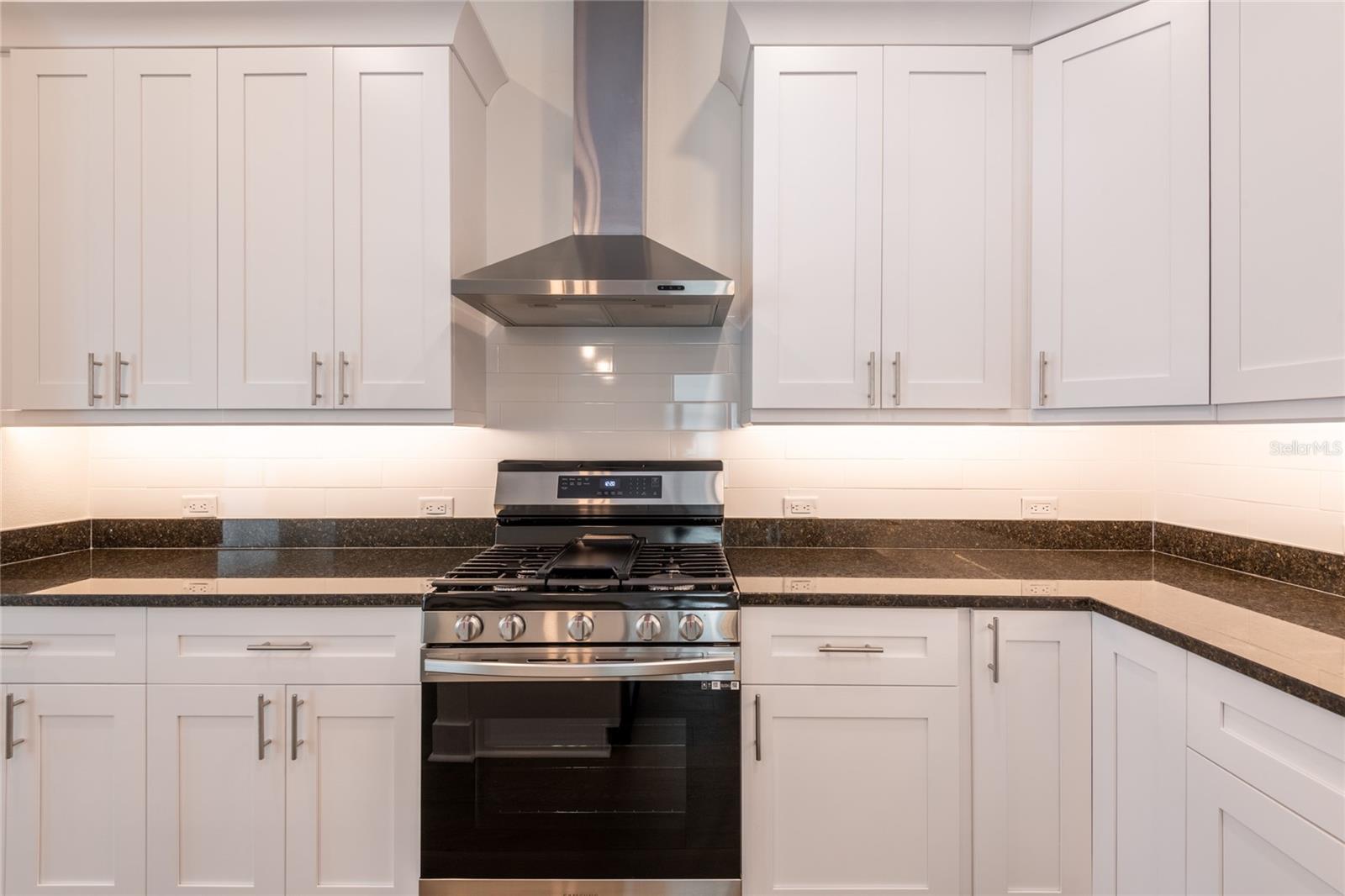 Image 14 of 56 For 835 Oak Bend Lane