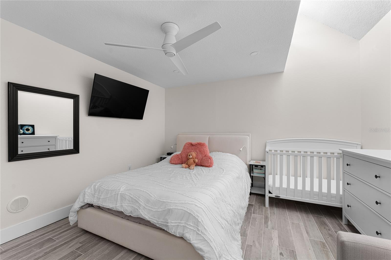 Image 34 of 56 For 1390 Gulf Boulevard Ph4