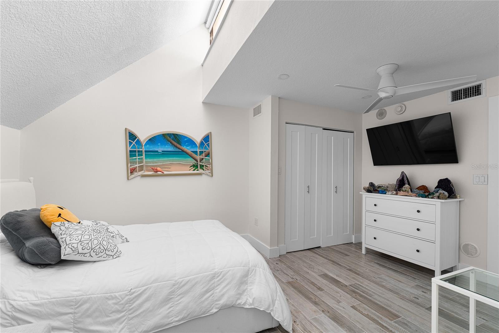 Image 49 of 56 For 1390 Gulf Boulevard Ph4