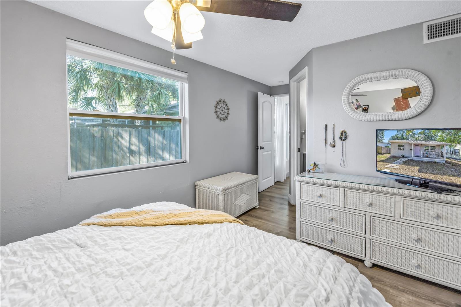 Image 24 of 30 For 2444 32nd Avenue N